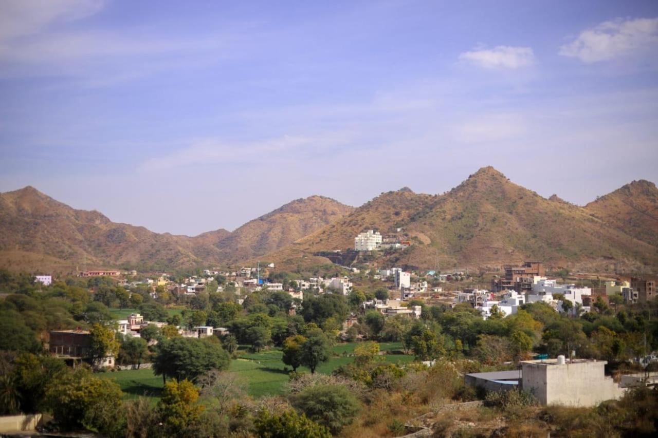 Hotel Dosa Plaza Udaipur Extérieur photo