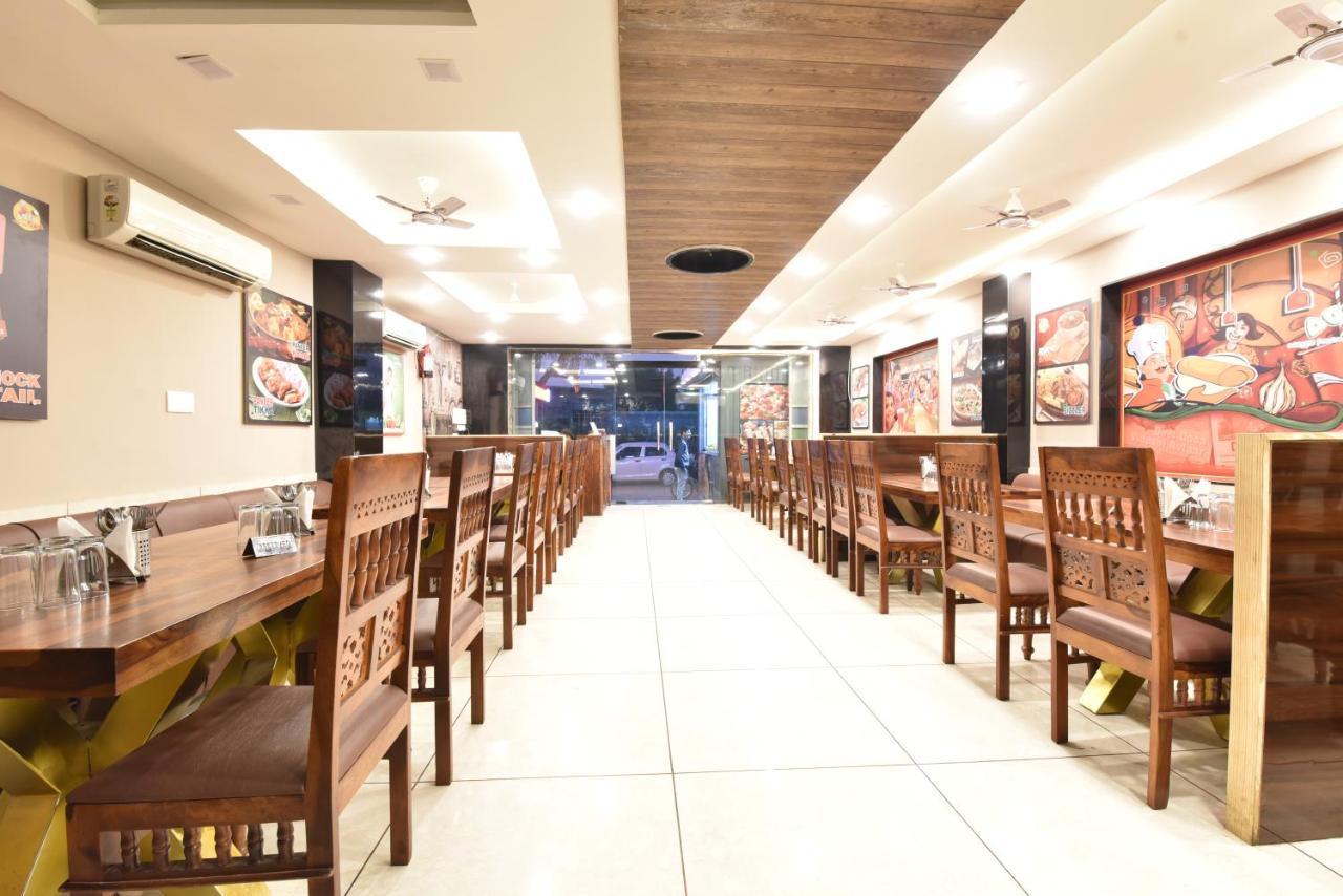 Hotel Dosa Plaza Udaipur Extérieur photo