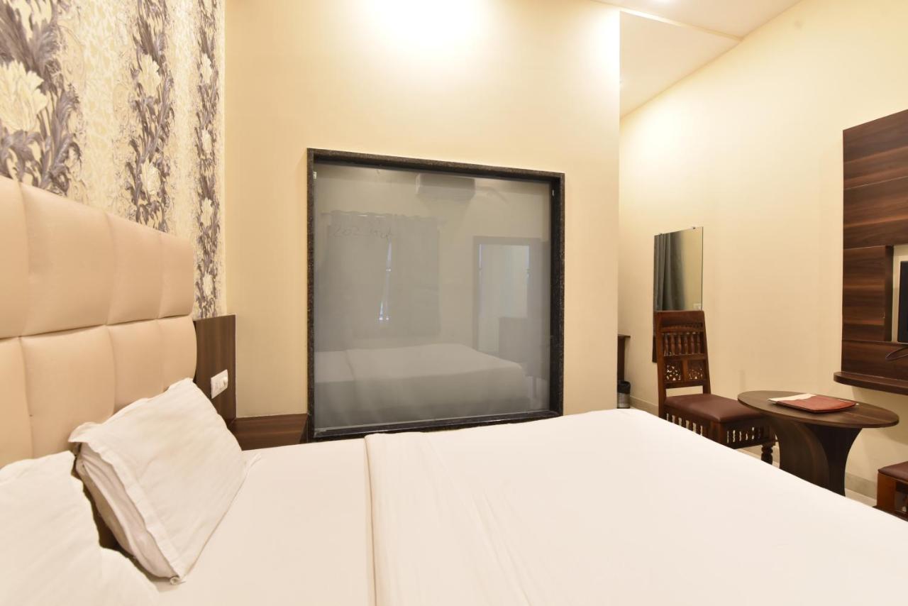 Hotel Dosa Plaza Udaipur Extérieur photo