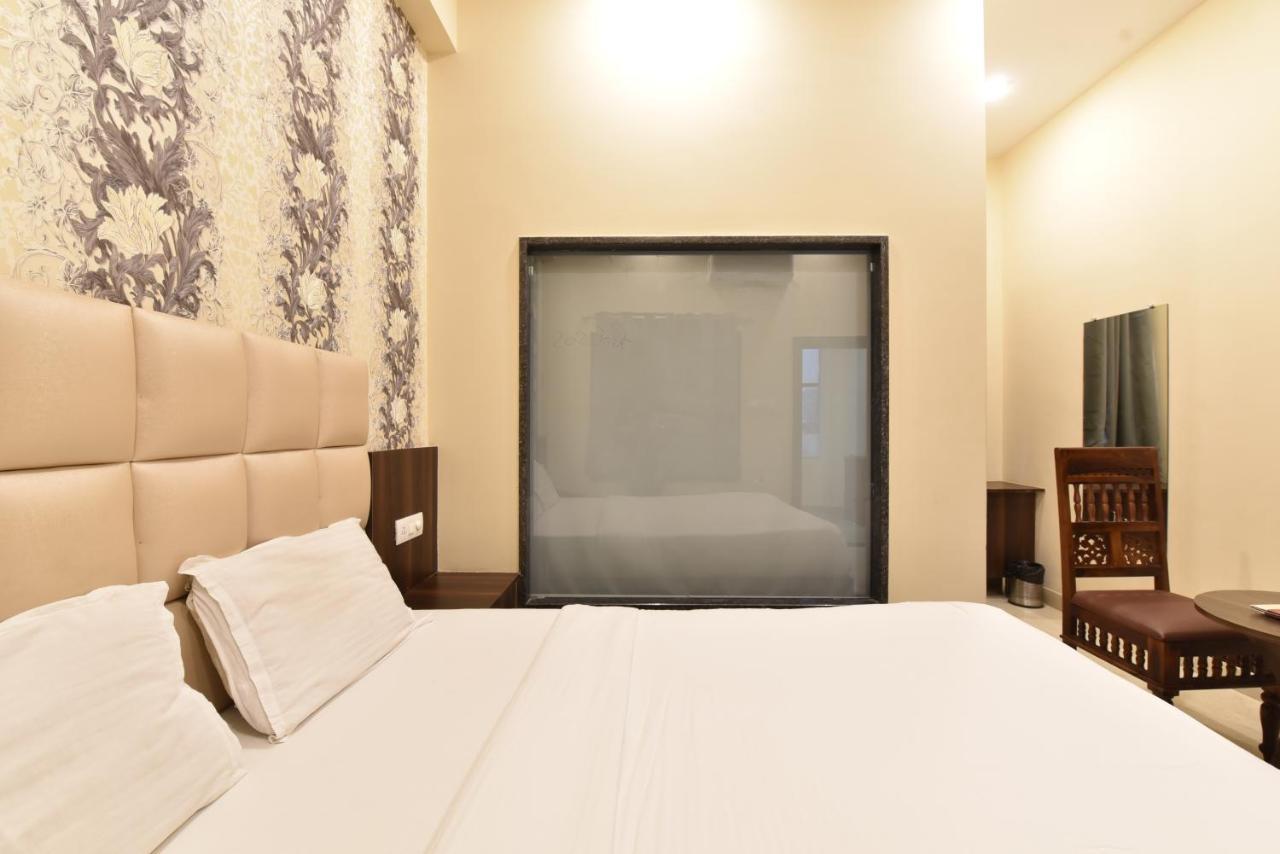 Hotel Dosa Plaza Udaipur Extérieur photo